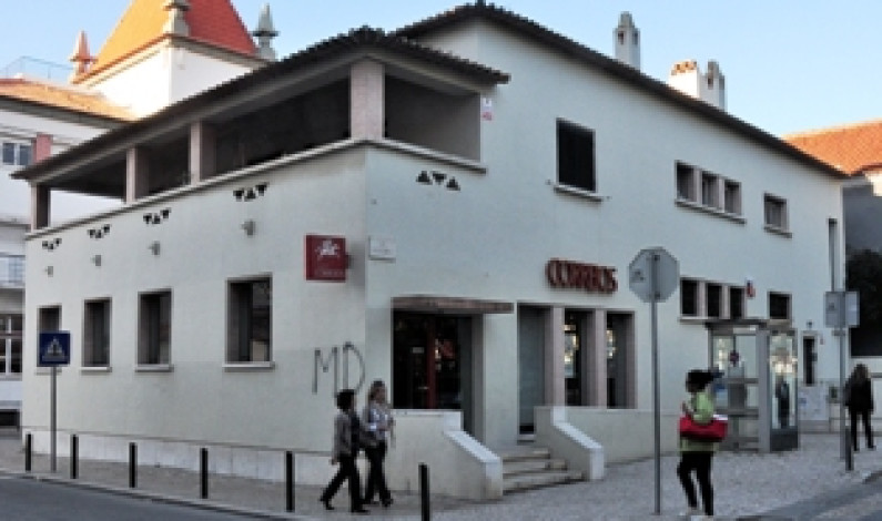 Freguesia do Barreiro, contra o encerramento da estação dos correios aos sábados. Freguesia do Barreiro, contra o encerramento da estação dos correios aos sábados.