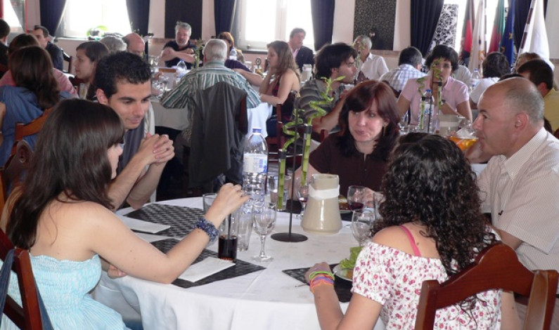 Almoço com alunos premiados pelo Rotary Club do Barreiro com “Campos de Férias” na Europa Almoço com alunos premiados pelo Rotary Club do Barreiro com “Campos de Férias” na Europa