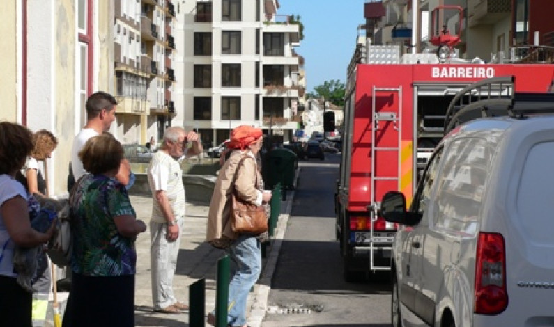 Ardeu mais uma habitação no Barreiro Ardeu mais uma habitação no Barreiro