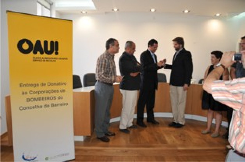 Recolha de Óleos Alimentares Usados – “OAU!” Recolha de Óleos Alimentares Usados – “OAU!”