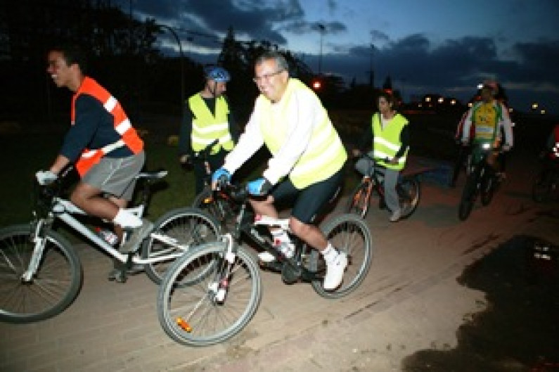 Câmara da Moita desafia para pedalada nocturna à beira Tejo Câmara da Moita desafia para pedalada nocturna à beira Tejo