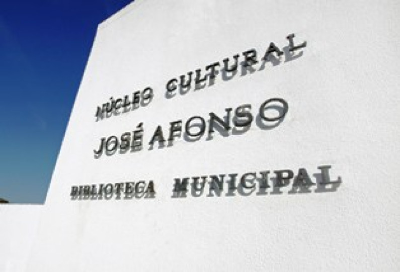 Biblioteca de Alhos Vedros completa 18 anos Biblioteca de Alhos Vedros completa 18 anos