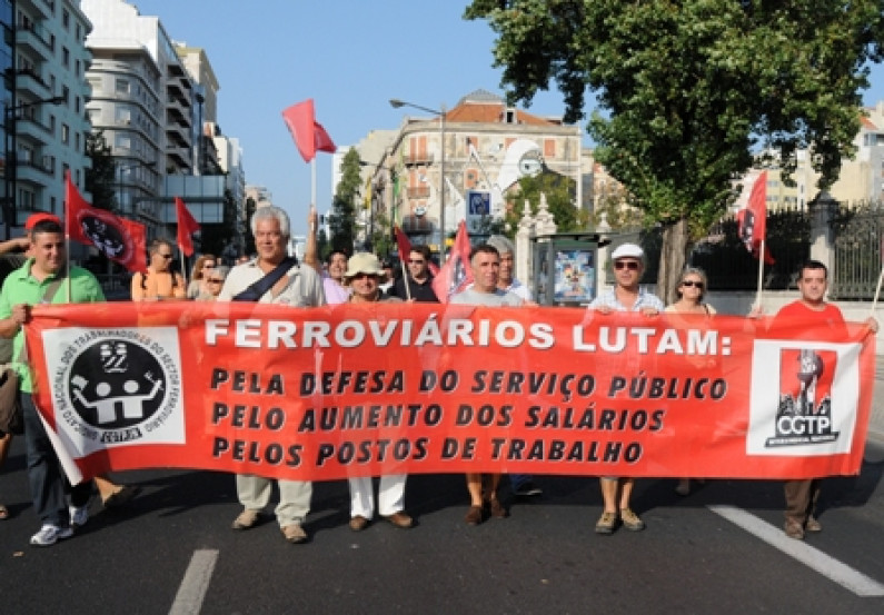 Reformados das empresas do sector de transportes apoiam a greve geral Reformados das empresas do sector de transportes apoiam a greve geral
