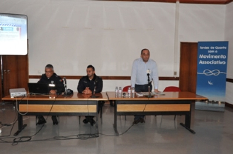“TARDES DE QUARTA COM O MOVIMENTO ASSOCIATIVO” Polícia de Segurança Pública | Divisão da PSP do Barreiro “TARDES DE QUARTA COM O MOVIMENTO ASSOCIATIVO” Polícia de Segurança Pública | Divisão da PSP do Barreiro