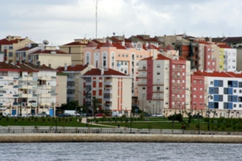 Juntas de Freguesias do Barreiro, manifestam a sua preocupação e indignação com actual Reforma da Administração Local Juntas de Freguesias do Barreiro, manifestam a sua preocupação e indignação com actual Reforma da Administração Local