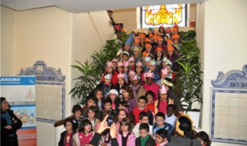 No Dia de Reis Crianças cantam as Janeiras nos Paços do Concelho No Dia de Reis Crianças cantam as Janeiras nos Paços do Concelho