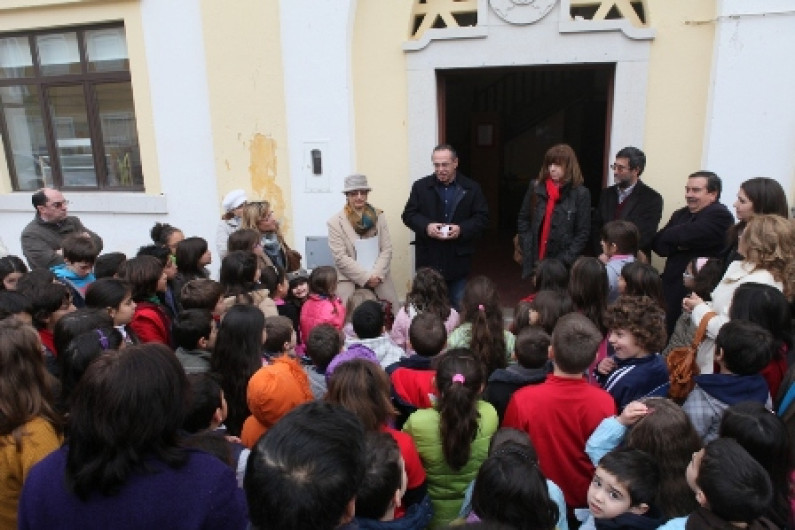 Câmara da Moita abriu nova biblioteca escolar Câmara da Moita abriu nova biblioteca escolar