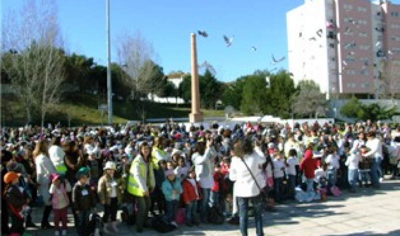 Dia Escolar da Não Violência e da Paz  alunos do Barreiro animaram hoje o Parque da Cidade Dia Escolar da Não Violência e da Paz  alunos do Barreiro animaram hoje o Parque da Cidade