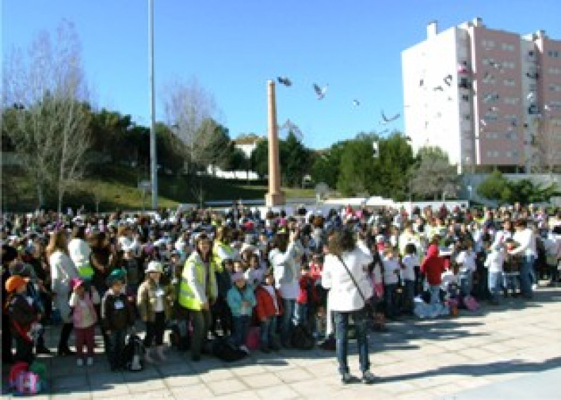 Dia Escolar da Não Violência e da Paz  alunos do Barreiro animaram hoje o Parque da Cidade Dia Escolar da Não Violência e da Paz  alunos do Barreiro animaram hoje o Parque da Cidade