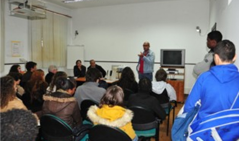 Roteiro das Freguesias Executivo Municipal iniciou ontem CONTACTOS com agentes económicos e sociais do Barreiro Roteiro das Freguesias Executivo Municipal iniciou ontem CONTACTOS com agentes económicos e sociais do Barreiro