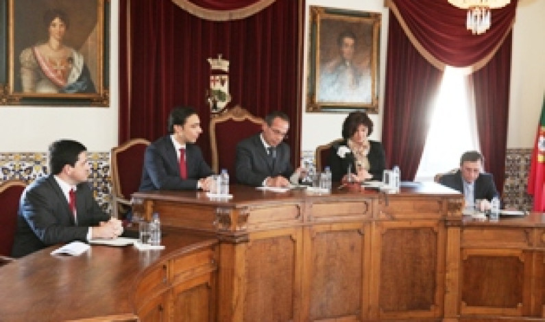 Moita Projeto-piloto para investigar viabilidade de produção de ostras no Tejo vai avançar Moita Projeto-piloto para investigar viabilidade de produção de ostras no Tejo vai avançar