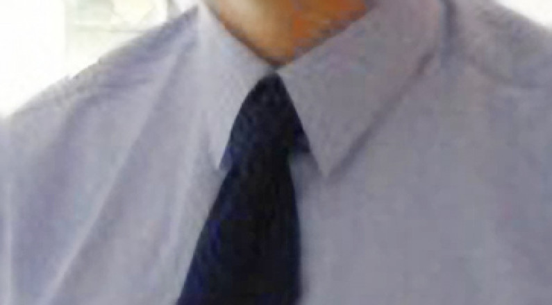 Na CARRIS despede-se por causa do nó da gravata. Na CARRIS despede-se por causa do nó da gravata.