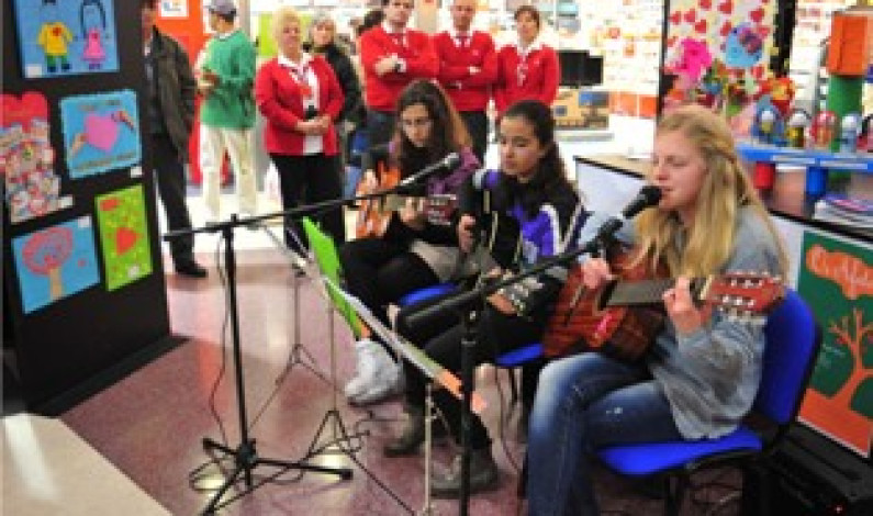 “Os Afetos” em exposição no hipermercado Continente do Barreiro até 17 de fevereiro “Os Afetos” em exposição no hipermercado Continente do Barreiro até 17 de fevereiro