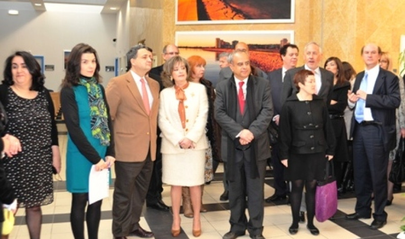 MINISTRO DA SAÚDE INAUGURA EQUIPAMENTO NA VERDERENA E AFIRMA QUE USF EM SANTO ANTÓNIO AGUARDA VISTO DO TRIBUNAL DE CONTAS PARA AVANÇAR MINISTRO DA SAÚDE INAUGURA EQUIPAMENTO NA VERDERENA E AFIRMA QUE USF EM SANTO ANTÓNIO AGUARDA VISTO DO TRIBUNAL DE CONTAS PARA AVANÇAR