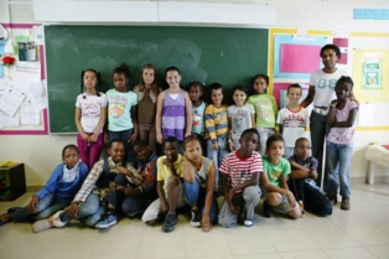 Na Biblioteca do Vale da Amoreira: Turma Bilingue e Quilombolas convidados da 2ª Assembleia Pública “Cidadania Global” Na Biblioteca do Vale da Amoreira: Turma Bilingue e Quilombolas convidados da 2ª Assembleia Pública “Cidadania Global”