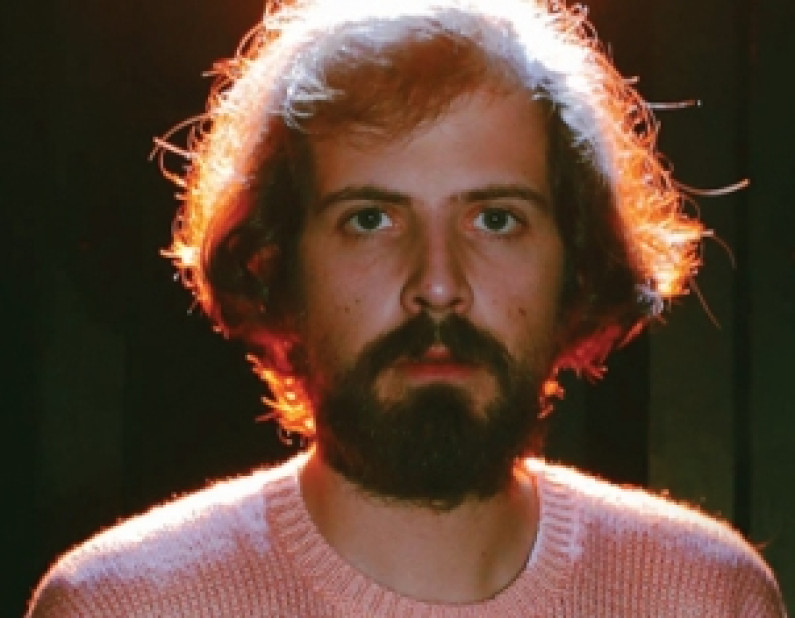 B FACHADA no Teatro Municipal de Almada B FACHADA no Teatro Municipal de Almada