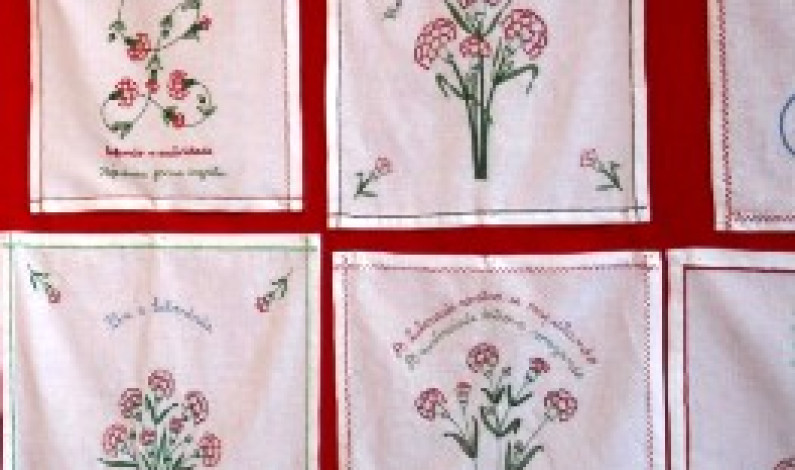 Exposição “Lenços de Abril” até 6 de maio na Cooperativa Cultural Popular Barreirense Exposição “Lenços de Abril” até 6 de maio na Cooperativa Cultural Popular Barreirense