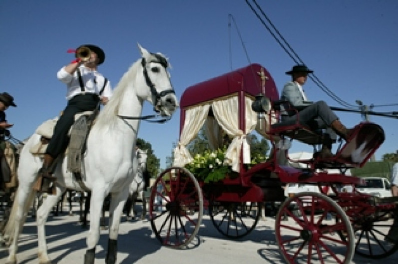 Romaria a Cavalo Moita – Viana do Alentejo: Cavaleiros e cavalos de volta à “Canada Real” Romaria a Cavalo Moita – Viana do Alentejo: Cavaleiros e cavalos de volta à “Canada Real”