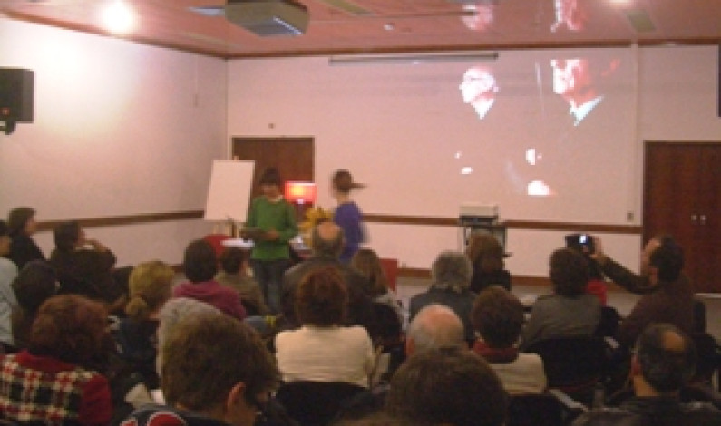 BIBLIOTECA MUNICIPAL DO BARREIRO ACOLHE EXPOSIÇÃO DE ILUSTRAÇÃO “A maior flor do mundo” BIBLIOTECA MUNICIPAL DO BARREIRO ACOLHE EXPOSIÇÃO DE ILUSTRAÇÃO “A maior flor do mundo”