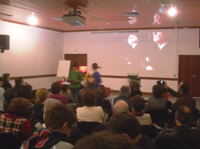 BIBLIOTECA MUNICIPAL DO BARREIRO ACOLHE EXPOSIÇÃO DE ILUSTRAÇÃO “A maior flor do mundo” BIBLIOTECA MUNICIPAL DO BARREIRO ACOLHE EXPOSIÇÃO DE ILUSTRAÇÃO “A maior flor do mundo”