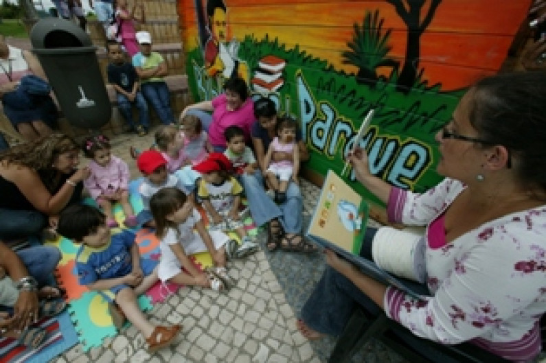 Bibliotecas municipais da Moita em julho Iniciativas fomentam gosto pelo livro e pela leitura junto dos mais pequenos Bibliotecas municipais da Moita em julho Iniciativas fomentam gosto pelo livro e pela leitura junto dos mais pequenos