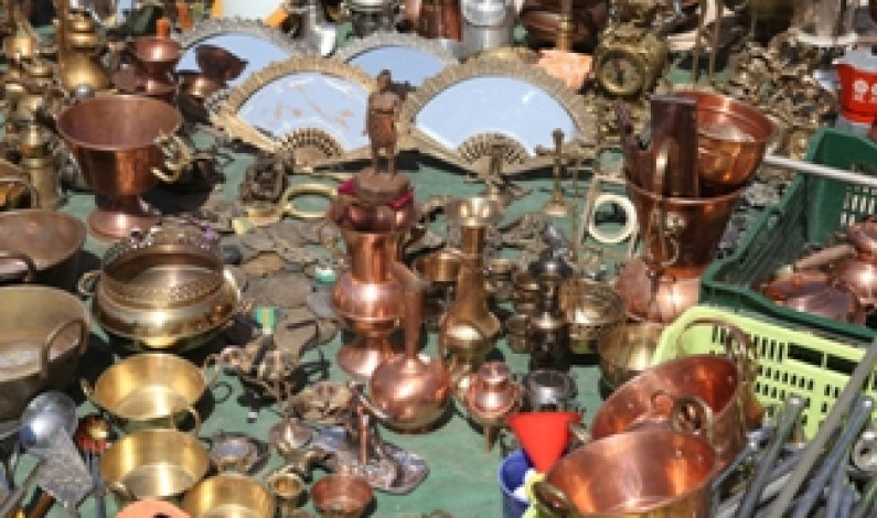 Feira de Antiguidades e Velharias anima envolvente ao Mercado da Moita Feira de Antiguidades e Velharias anima envolvente ao Mercado da Moita