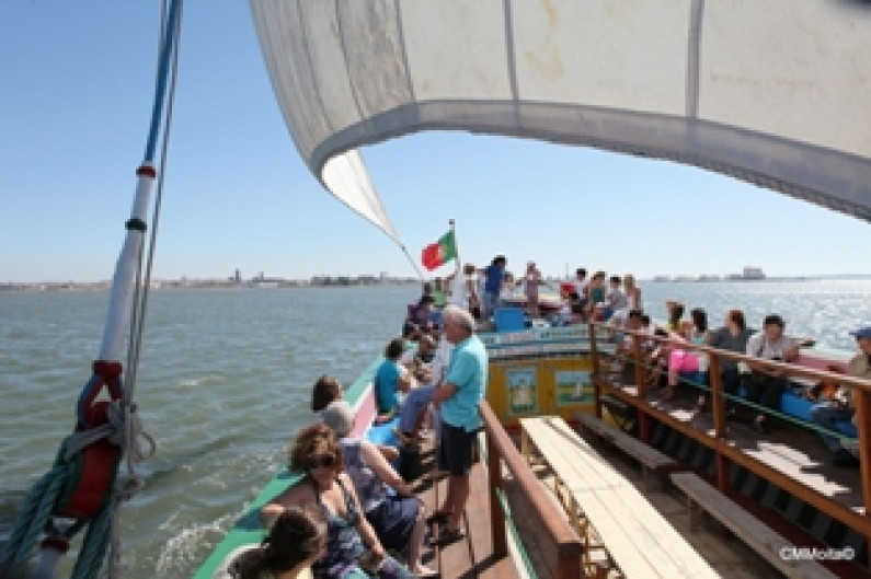 Em setembro Passeio no varino municipal “O Boa Viagem” Em setembro Passeio no varino municipal “O Boa Viagem”