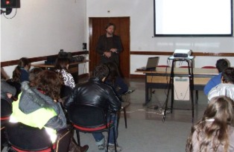 Alunos aprendem comportamentos em cenário de catástrofe Alunos aprendem comportamentos em cenário de catástrofe
