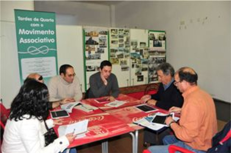 TARDES DE QUARTA COM O MOVIMENTO ASSOCIATIVO TARDES DE QUARTA COM O MOVIMENTO ASSOCIATIVO