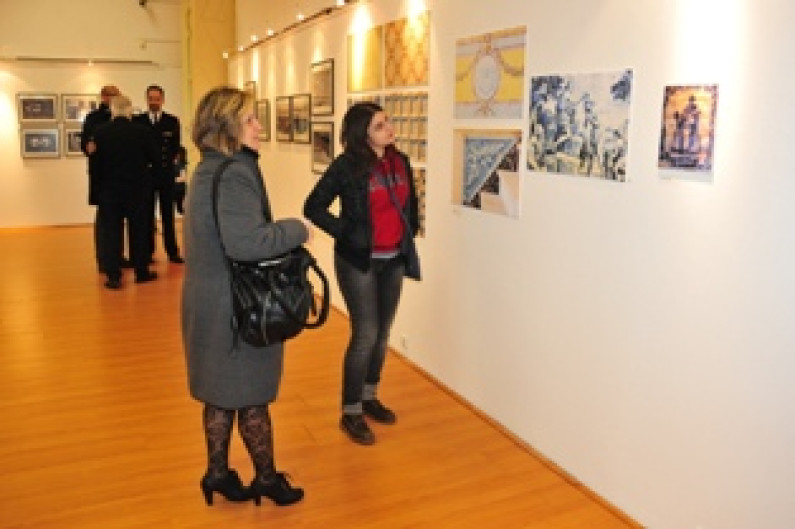 FOTOGRAFIAS REVELAM “PATRIMÓNIO AZULEJAR DO BARREIRO” FOTOGRAFIAS REVELAM “PATRIMÓNIO AZULEJAR DO BARREIRO”