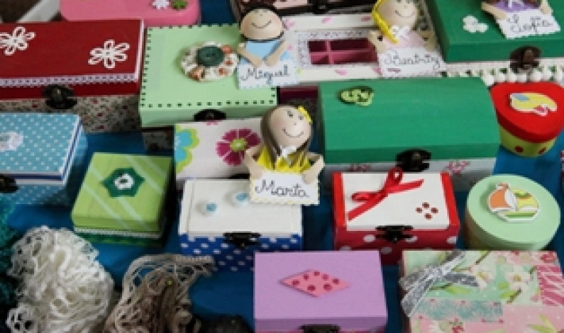 Feira de artesanato “Artes e Talentos”  continua no Mercado Municipal da Moita Feira de artesanato “Artes e Talentos”  continua no Mercado Municipal da Moita