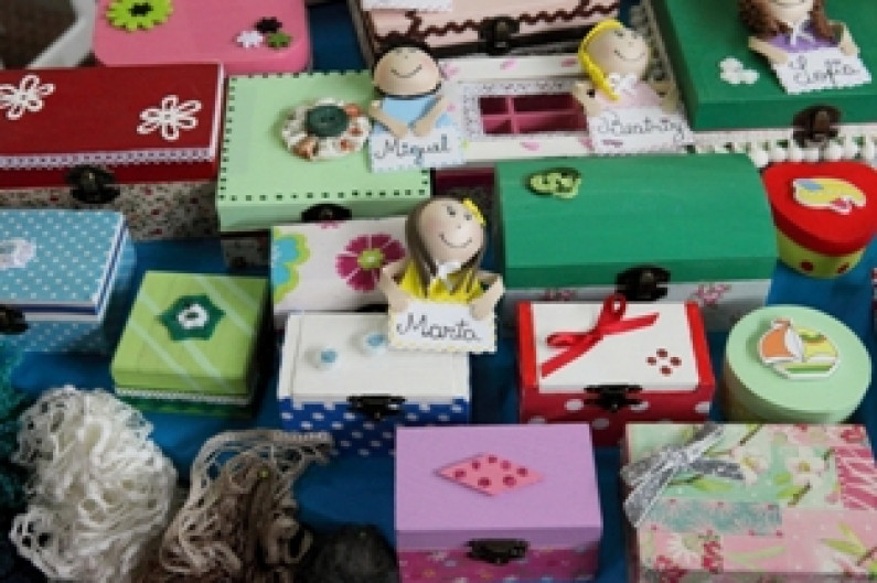 Feira de artesanato “Artes e Talentos”  continua no Mercado Municipal da Moita Feira de artesanato “Artes e Talentos”  continua no Mercado Municipal da Moita