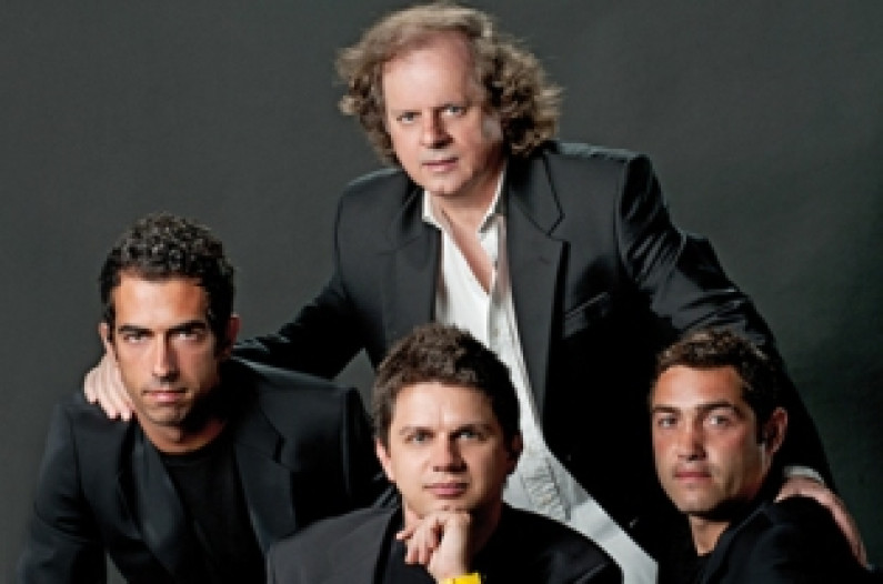 UHF, a banda de Almada estreia-se no tablado do Teatro Municipal Joaquim Benite UHF, a banda de Almada estreia-se no tablado do Teatro Municipal Joaquim Benite