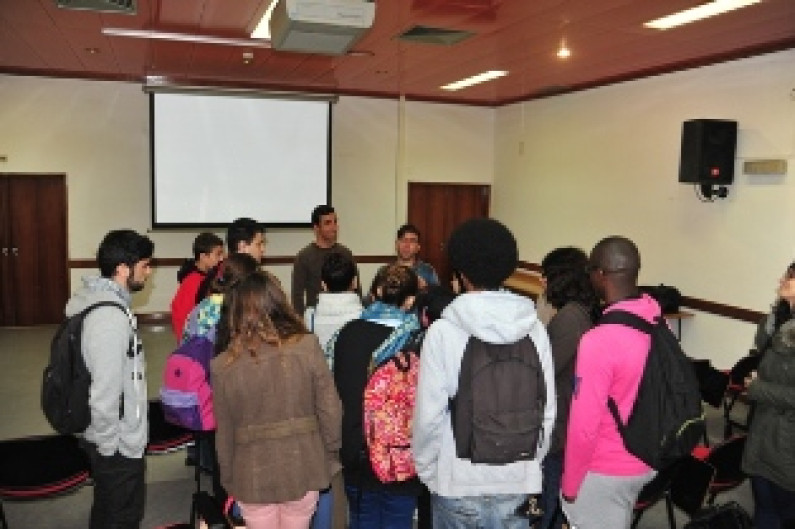 ATÉ 23 DE ABRIL – BIBLIOTECA CONVIDA  Escola de Surf para breve no Barreiro ATÉ 23 DE ABRIL – BIBLIOTECA CONVIDA  Escola de Surf para breve no Barreiro