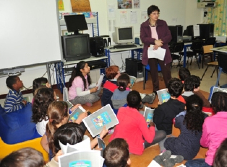 ATÉ 23 DE ABRIL – BIBLIOTECA CONVIDA “Há vida para além do Google” ATÉ 23 DE ABRIL – BIBLIOTECA CONVIDA “Há vida para além do Google”