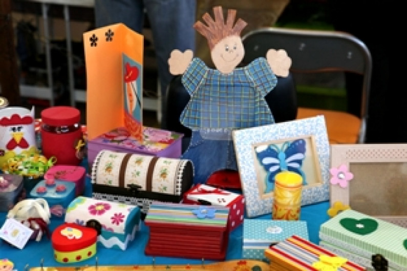 Feira mensal de artesanato Mercado Municipal da Moita volta a receber “Artes e Talentos” Feira mensal de artesanato Mercado Municipal da Moita volta a receber “Artes e Talentos”