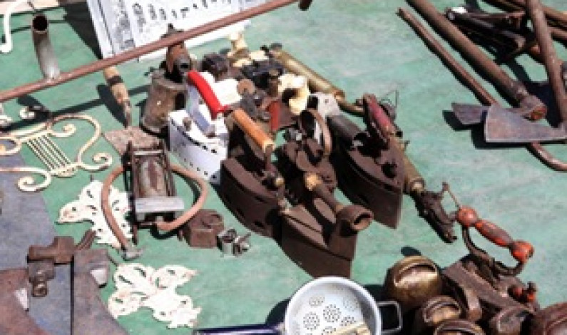 Moita: Feira de Antiguidades e Velharias com muitas “relíquias” Moita: Feira de Antiguidades e Velharias com muitas “relíquias”