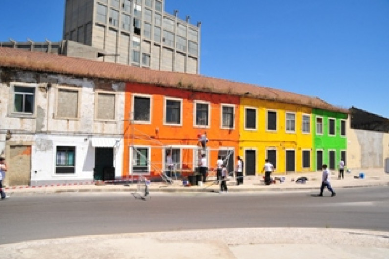 DIA B 2013  1.000 voluntários ajudam a embelezar o Concelho do Barreiro DIA B 2013  1.000 voluntários ajudam a embelezar o Concelho do Barreiro