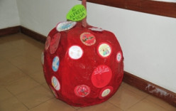 “A Maçã dos afetos” Patente na Biblioteca Municipal do Barreiro “A Maçã dos afetos” Patente na Biblioteca Municipal do Barreiro