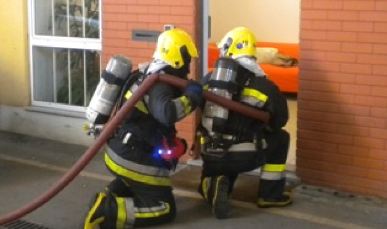 Bombeiros do Sul e Sueste realizam simulacro no Banco BNPP-PF Bombeiros do Sul e Sueste realizam simulacro no Banco BNPP-PF