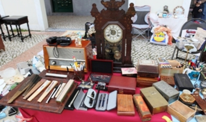 Na Moita Feira de Antiguidades e Velharias atrai cada vez mais visitantes Na Moita Feira de Antiguidades e Velharias atrai cada vez mais visitantes