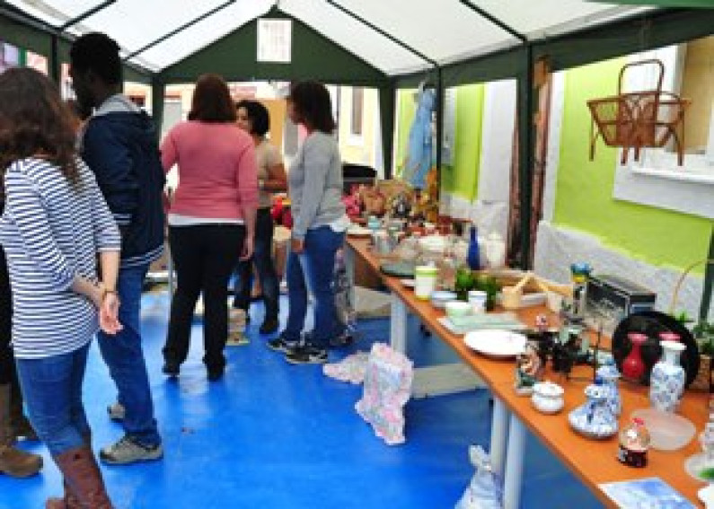 MÊS SÉNIOR 2013 | Mercado de Trocas das 10h00 às 18h00 MÊS SÉNIOR 2013 | Mercado de Trocas das 10h00 às 18h00
