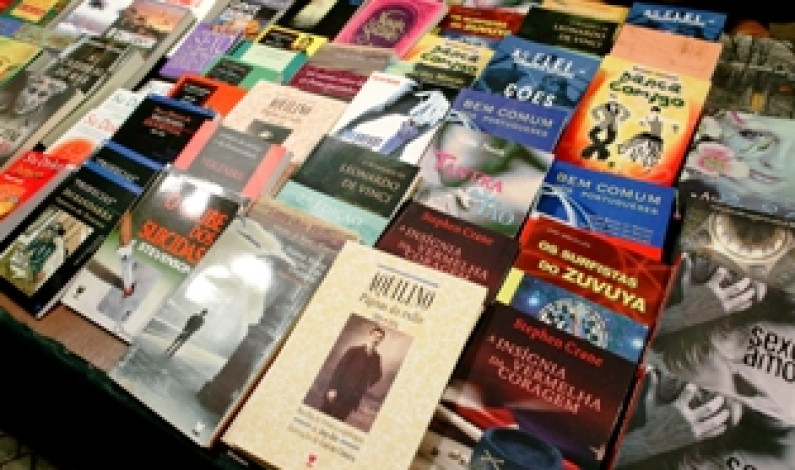 Feira do Livro Manuseado na Biblioteca da Moita Feira do Livro Manuseado na Biblioteca da Moita