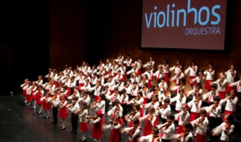 Concerto de Ano Novo com Orquestra “Os Violinhos” No Fórum Cultural – Baixa da Banheira Concerto de Ano Novo com Orquestra “Os Violinhos” No Fórum Cultural – Baixa da Banheira