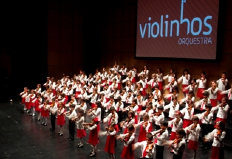 Concerto de Ano Novo com Orquestra “Os Violinhos” No Fórum Cultural – Baixa da Banheira Concerto de Ano Novo com Orquestra “Os Violinhos” No Fórum Cultural – Baixa da Banheira