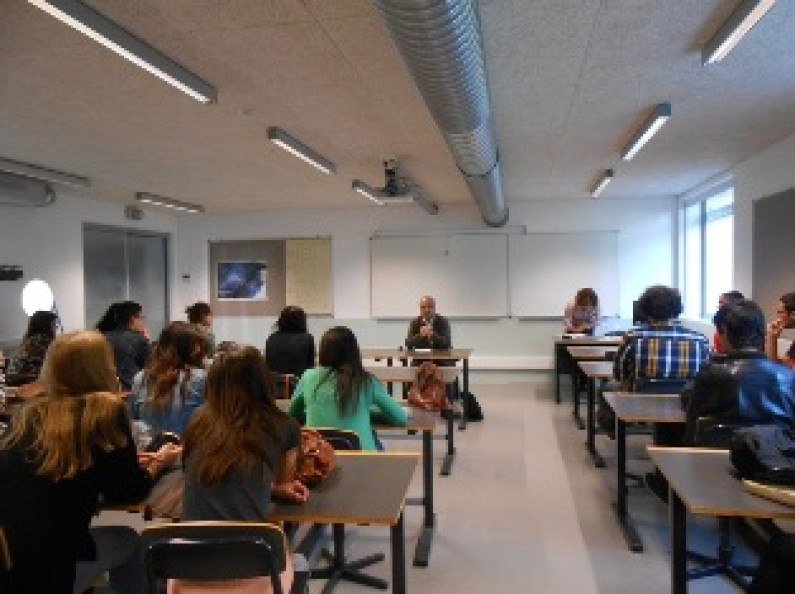 Contar Histórias (Vividas) no 25 de Abril Contar Histórias (Vividas) no 25 de Abril