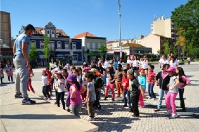 “Mexe-te uma Beca- Escolas em Movimento” “Mexe-te uma Beca- Escolas em Movimento”