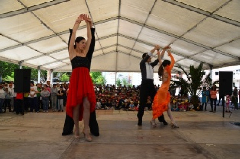 DIA MUNDIAL DA DANÇA Ritmos latinos no Parque da Cidade DIA MUNDIAL DA DANÇA Ritmos latinos no Parque da Cidade