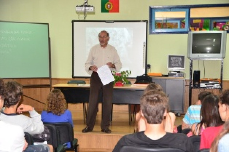 “CONTAR HISTÓRIAS (VIVIDAS) NO 25 DE ABRIL” “CONTAR HISTÓRIAS (VIVIDAS) NO 25 DE ABRIL”