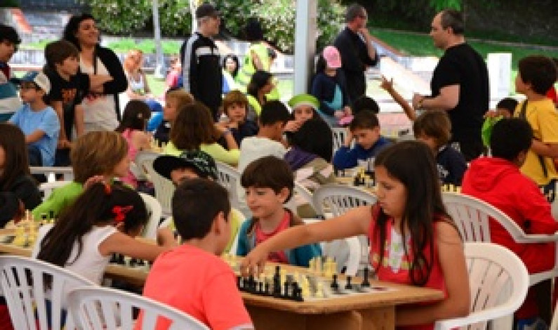 “Fidalguinhos A” e Quinta Nova da Telha vencem Interescolas de Xadrez 2014 “Fidalguinhos A” e Quinta Nova da Telha vencem Interescolas de Xadrez 2014